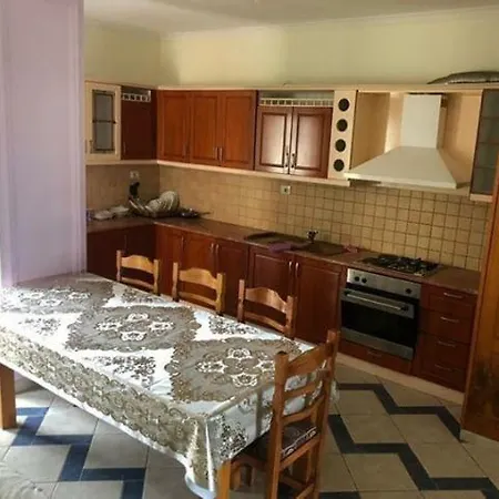 Skela Concustrions Apartment *